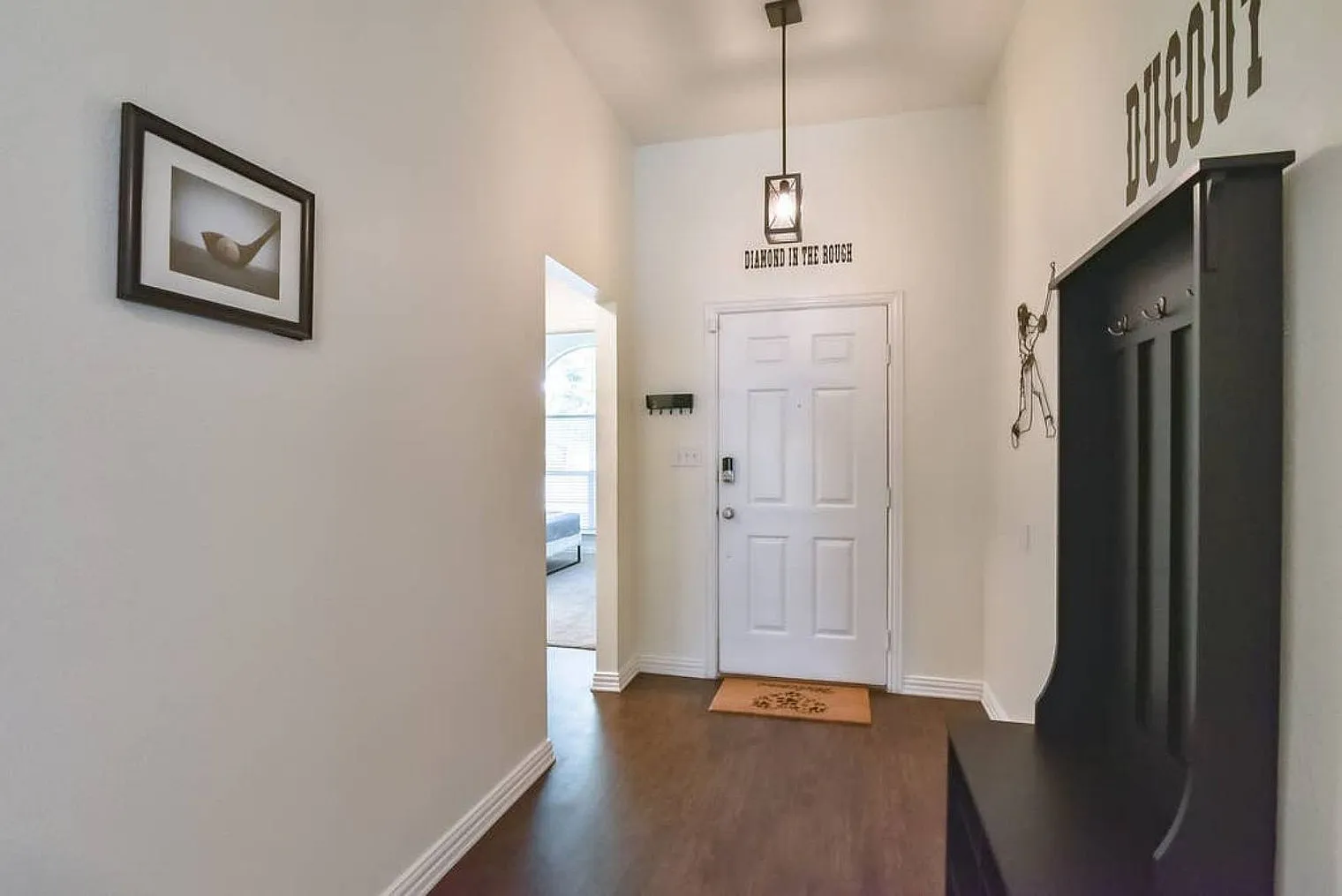 3 bed, 2.0 bath, 1883 sqft, $3,401 — Photo 3