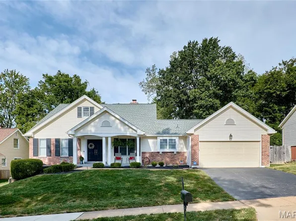 1843 Shadywood Ct, Chesterfield, MO 63017
