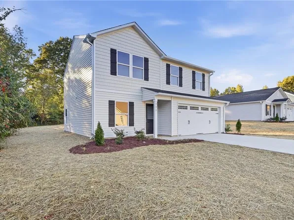 335 Frank Cherry St, Eden, NC 27288