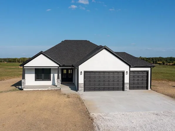 20000 207th St, Tonganoxie, KS 66086