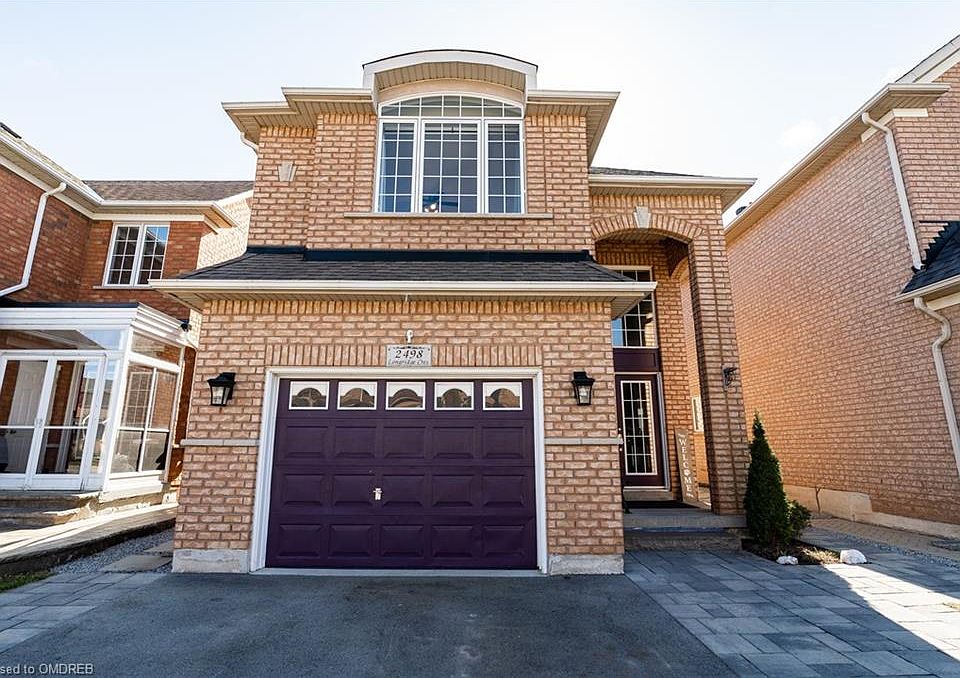 1st image of 2498 Longridge Cres