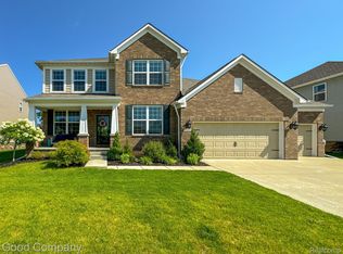 58640 Winnowing Cir N, South Lyon, MI 48178
