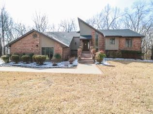 691 S Crader Ct, Springfield, MO 65802