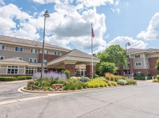 801 N McLean Blvd APT 136, Elgin, IL