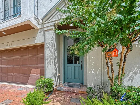 9609 Pemberton Crescent Dr, Houston, TX 77025