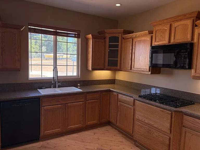 32586 Galleano Ave — Photo 4