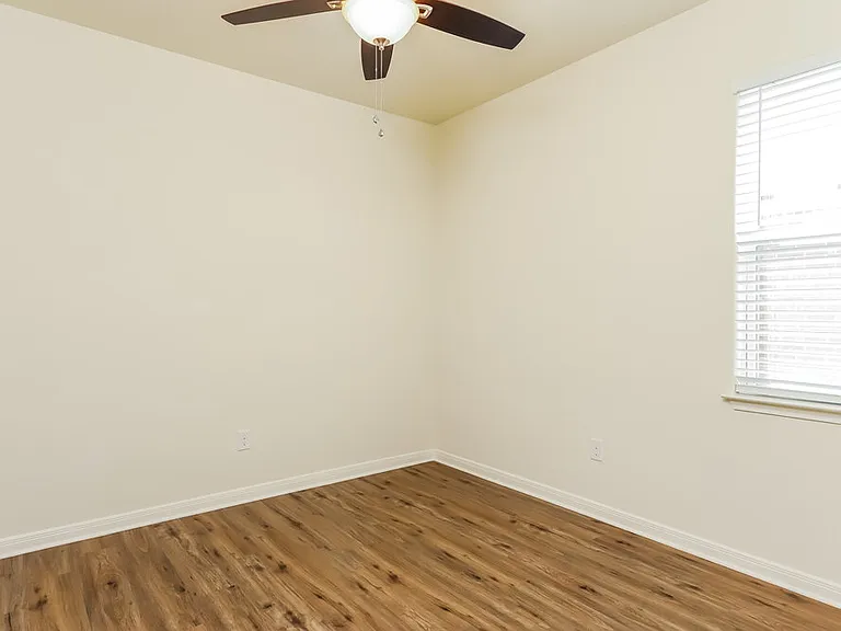 7928 Bluewater Cv — Photo 13