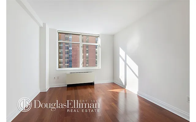 Sold by Douglas Elliman | media 22
