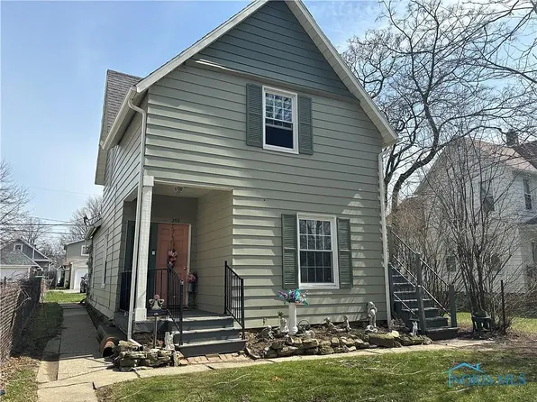 203 Oak St, Rossford, OH 43460