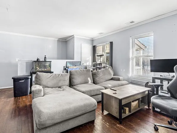 58 Artist Lake Dr, Middle Island, NY 11953