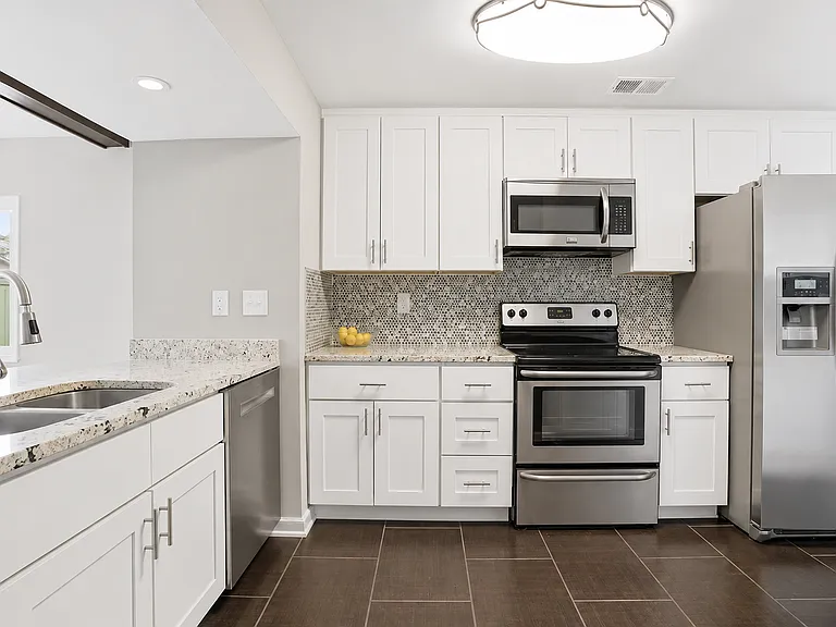 334 Home Park Ave NW — Photo 2
