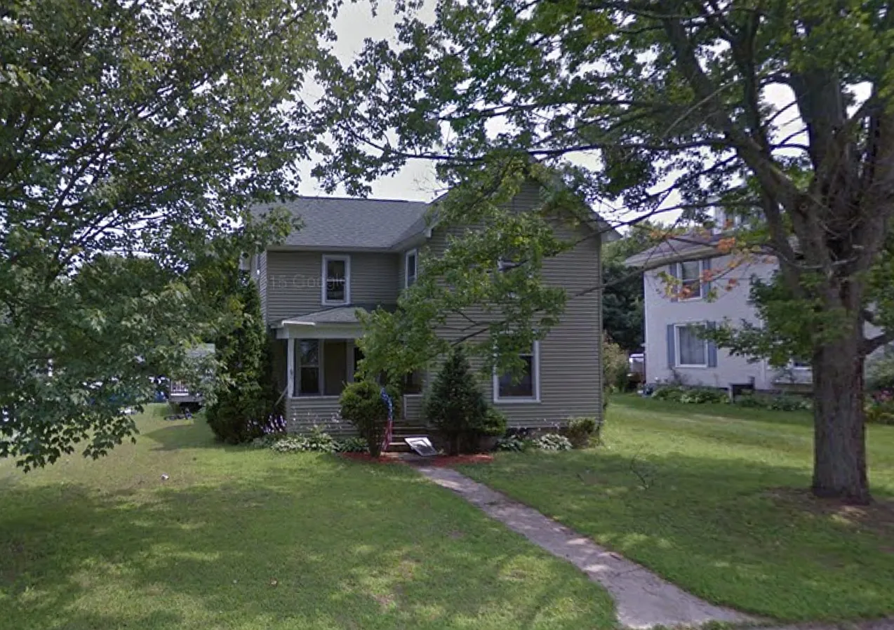 303 S Center St photo 1