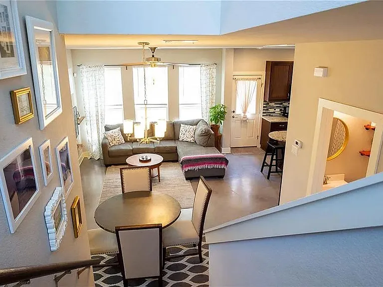 2913 Bond Dr — Photo 13