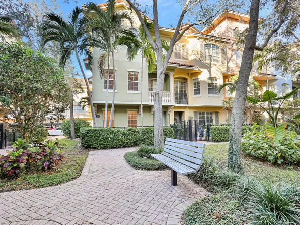2751 Ravella Way, Palm Beach Gardens, FL 33410