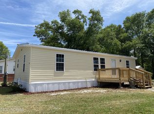 136 Fort Benjamin Rd, Newport, NC 28570