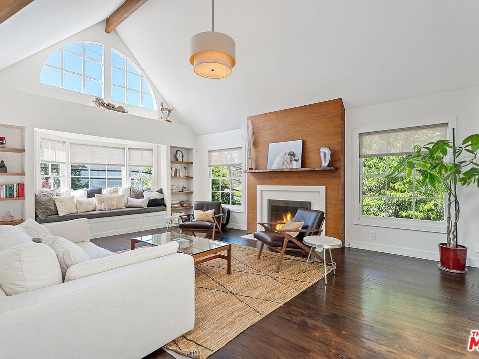 1st image of 8926 Wonderland Ave