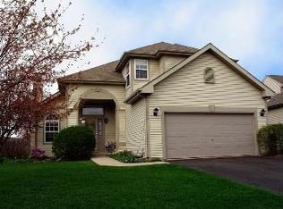 302 Haywood Dr, Round Lake, IL 60073