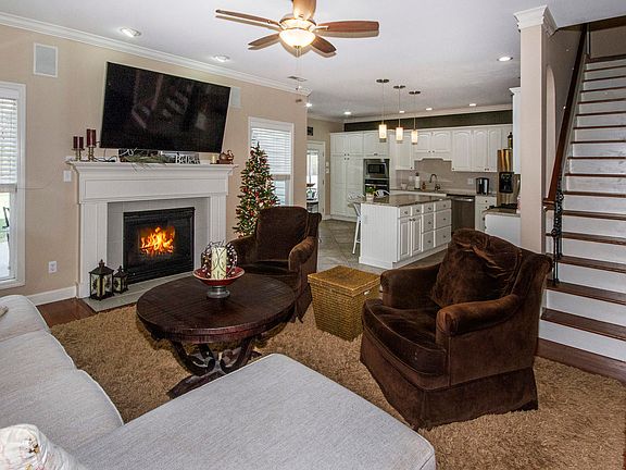5th image of 400 Rockwell Farm Ln
