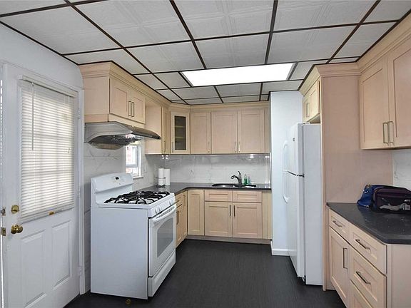 2nd image of 6742 212th St