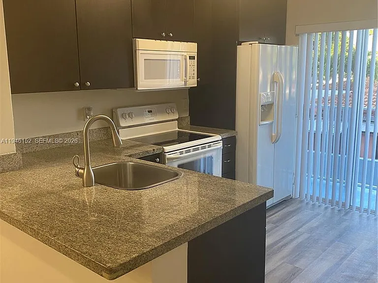 2575 SW 27th Ave #212 — Photo 3