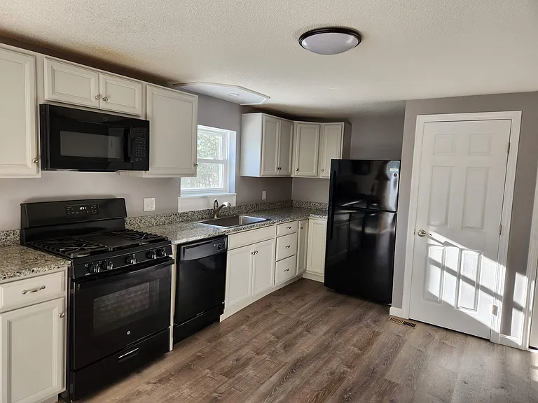 45 Northway St #C3 — Photo 2