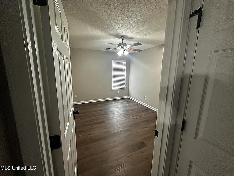7927 Ridgedale Dr — Photo 16