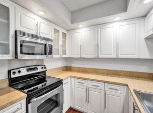 13700 SW 14th St APT 211D, Pembroke Pines, FL 33027