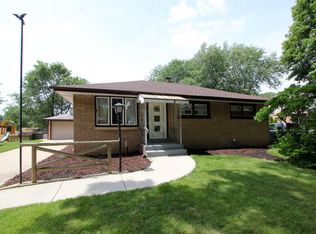 2893 S 95th St, West Allis, WI 53227