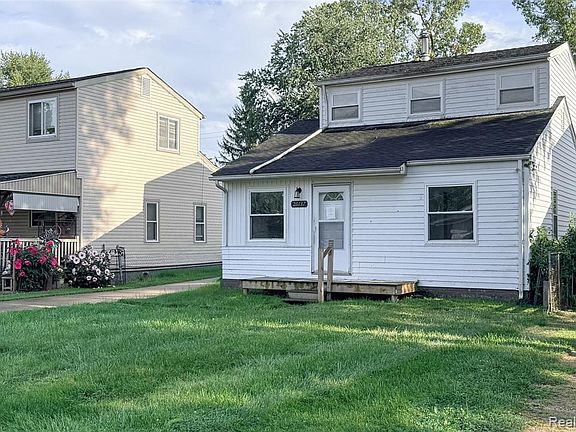 4th image of 26137 Superior Rd