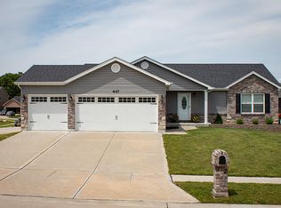447 Prairie Creek Dr, Wentzville, MO 63385