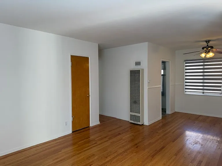1055 Thompson Ave — Photo 16