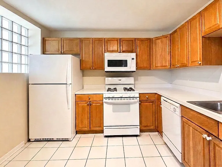 1458 W Olive Ave #2 — Photo 24