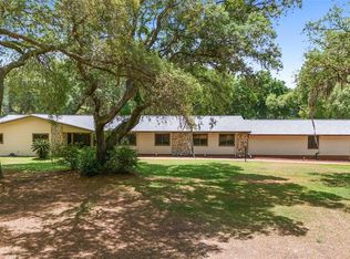 914 Lake Ella Rd, Fruitland Park, FL 34731