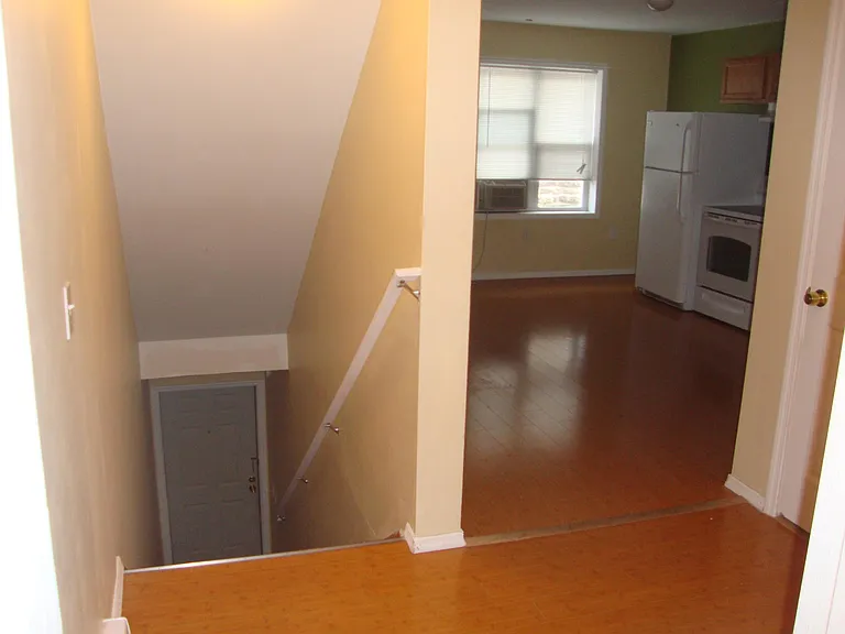 2813-15 W Queen Ln #2 — Photo 2
