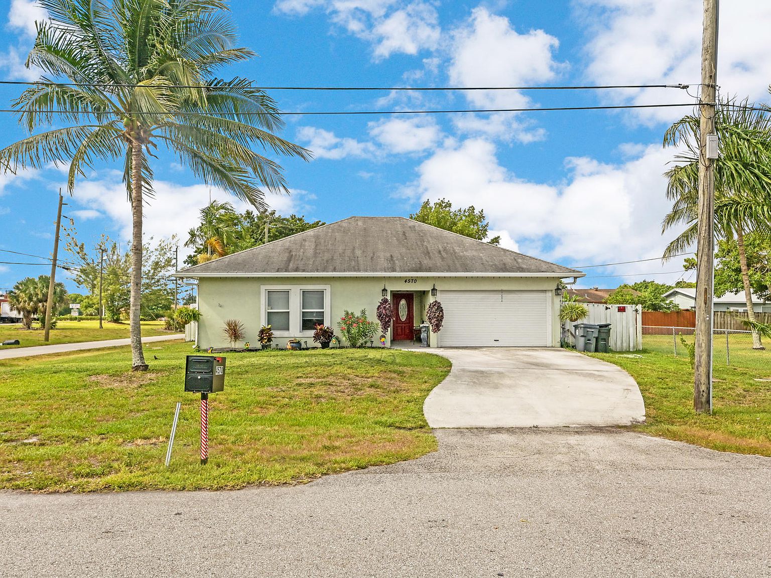 images 4 Bedroom 3 Bath House For Sale On Lake Worth 4570 boatman st lake worth fl 33463 mls rx 10722983 zillow