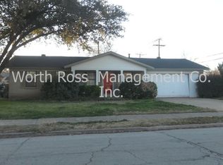 2725 Fairbrook St, Irving, TX 75062