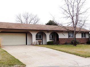 409 E 14th St, Mccook, NE 69001