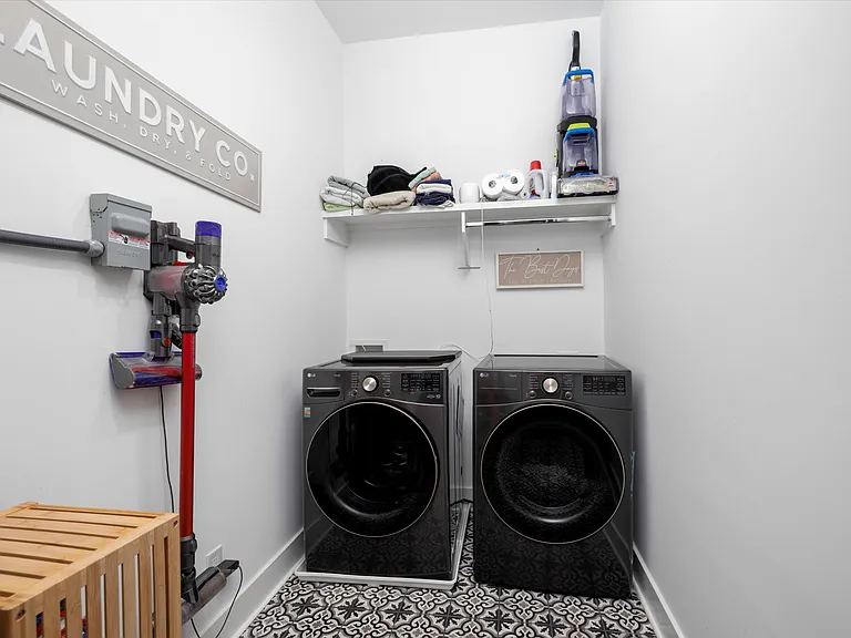 809 Sylvan St — Photo 37