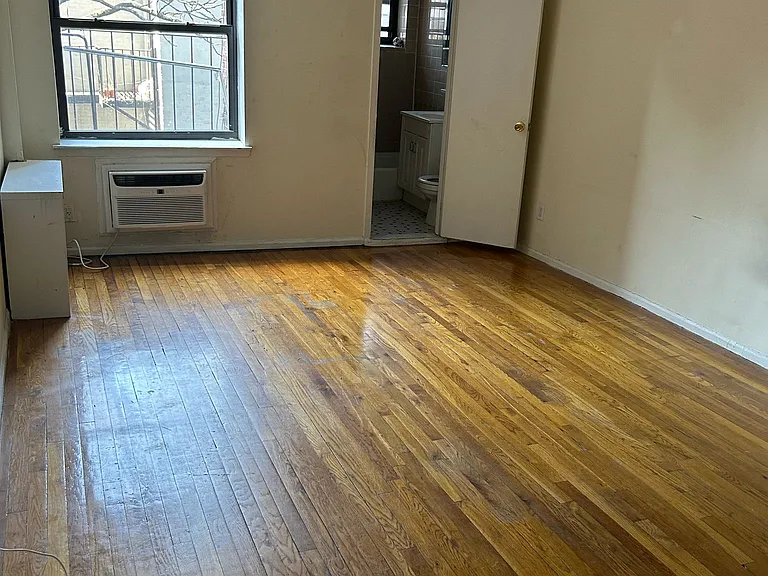 1729 1st Ave #6E — Photo 3