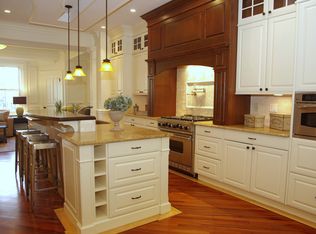 11 Walnut St, Boston, MA 02108