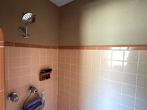 5th image of 1090 Margaret Dr #4