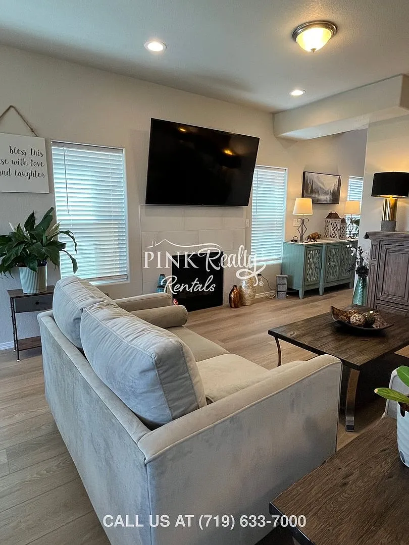 Gorgeous 3-Bedroom in Banning Lewis! — Photo 4