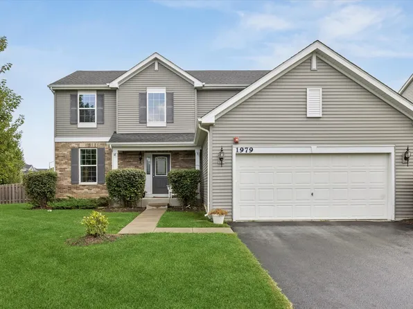 1979 Newberry Ln, Hoffman Estates, IL 60192