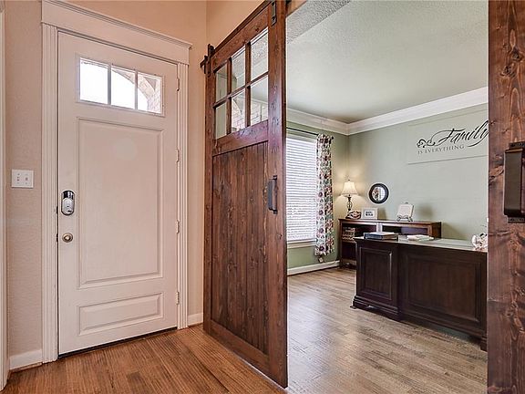 5th image of 15025 Blakehill Dr