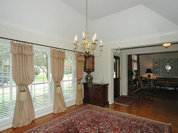 5th image of 3618 Garrettsville Dr