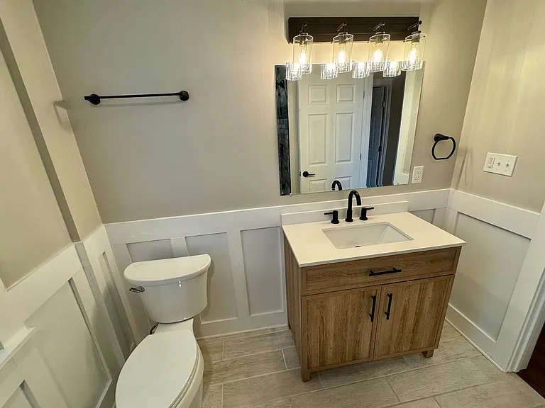 931 Baldwin St — Photo 10
