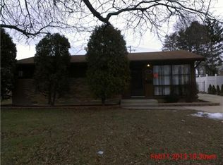 41 E Normandy Dr, Addison, IL 60101