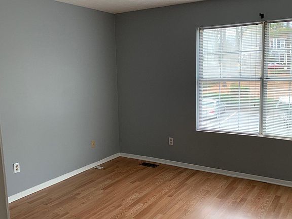 5th image of 6598 Wellington Sq