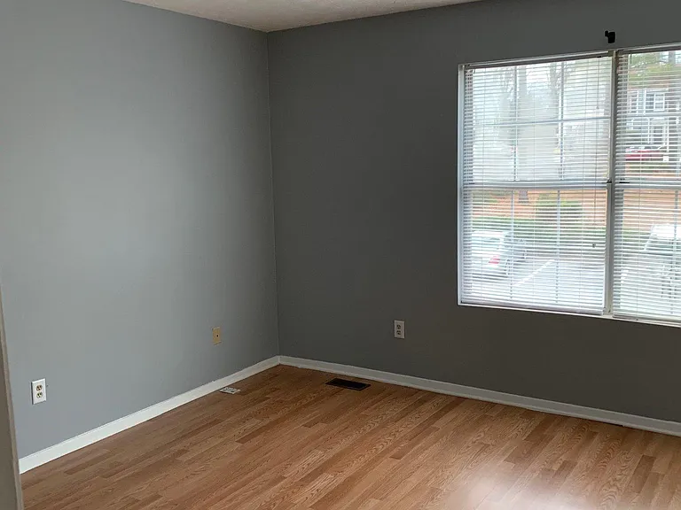 6598 Wellington Sq — Photo 5