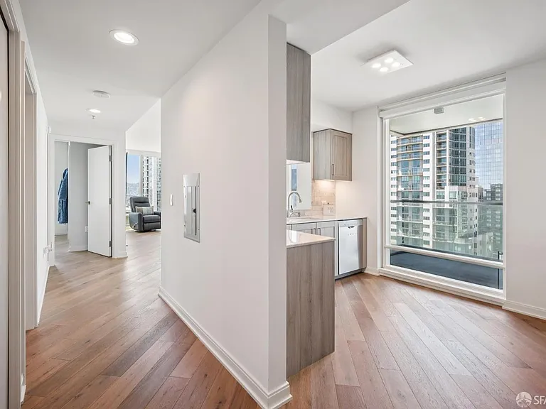 401 Harrison St #17B — Photo 4